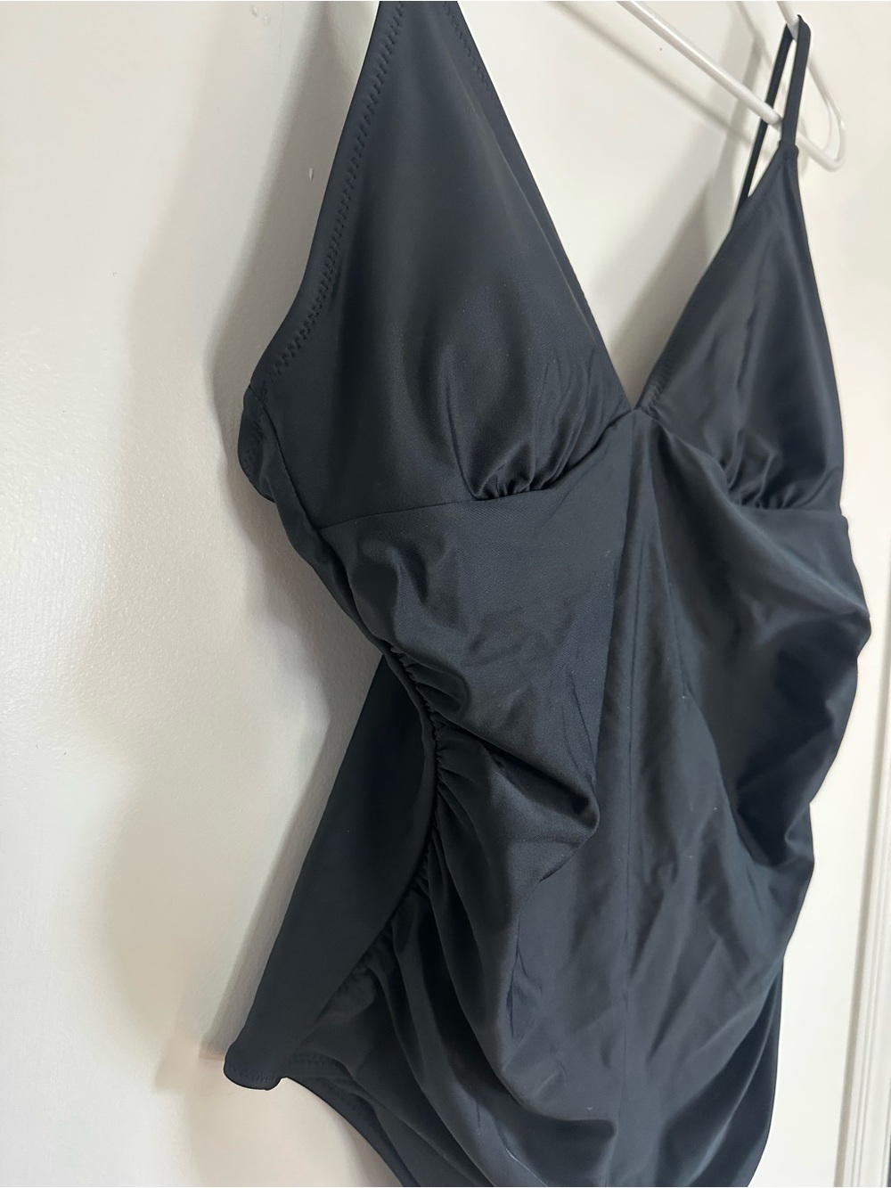 CUPSHE Women's One Piece Swimsuit Tummy Control V Neck Bathing Suits - Black - Picture 8 of 8